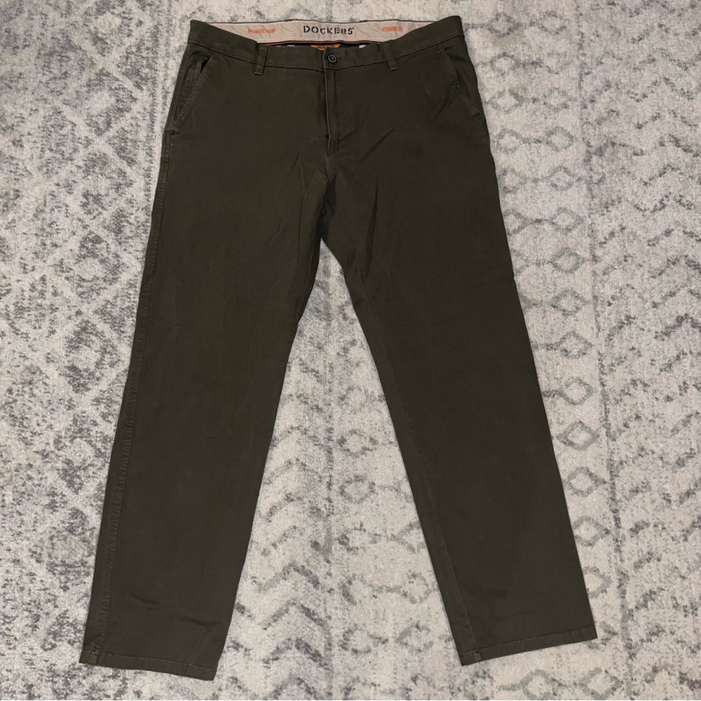 EUC Dockers Ultimate Chino Straight Leg Pant 38x32